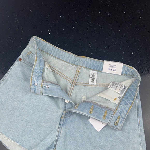 Short H&M Blue Jean Shorts Classic Cut-Off Style - Picture 7 of 7